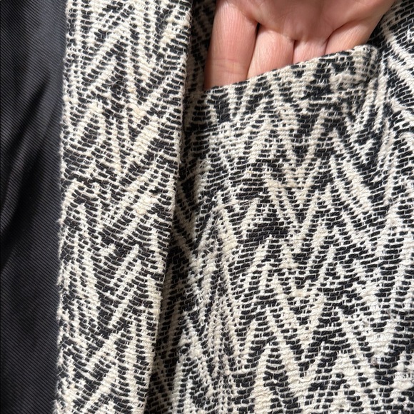 Banana Republic Black and White Chevron Blazer - Picture 6 of 16